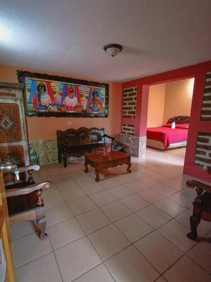 Hotel Utz Jay Panajachel Esterno foto