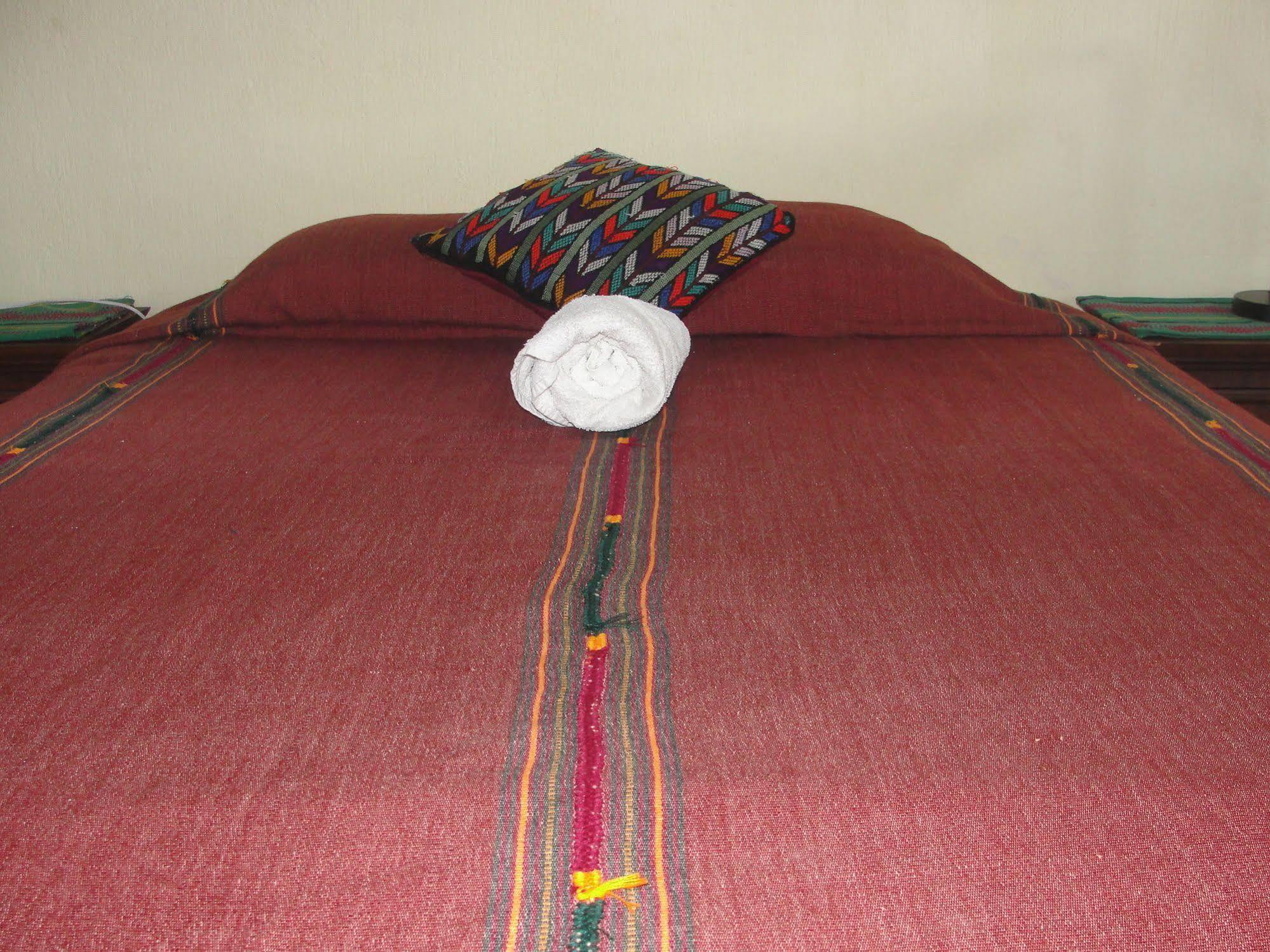 Hotel Utz Jay Panajachel Esterno foto