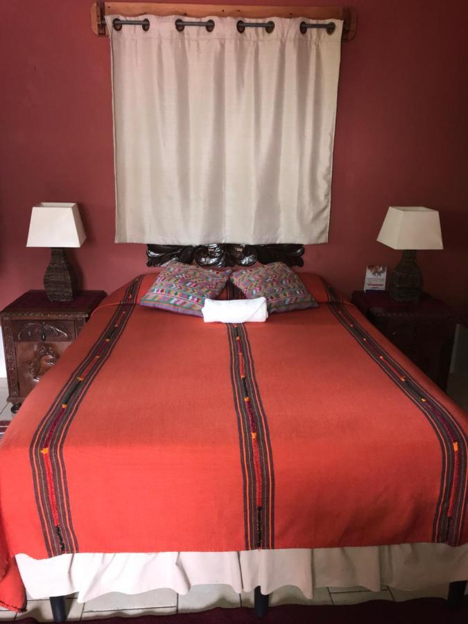 Hotel Utz Jay Panajachel Esterno foto