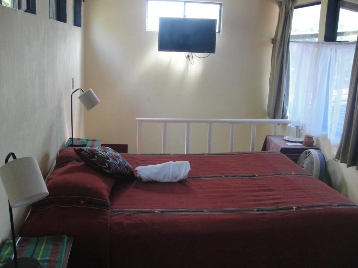 Hotel Utz Jay Panajachel Esterno foto
